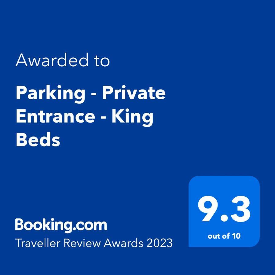 Parking - Private Entrance - King Beds Daire Boston Dış mekan fotoğraf